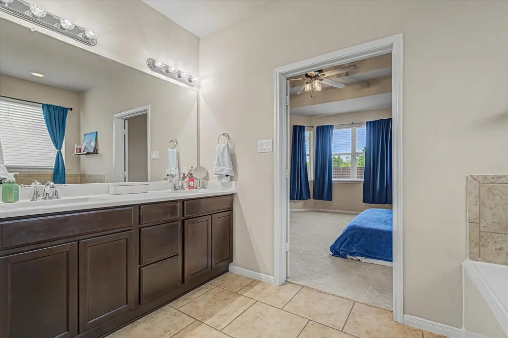 11722 Eagle Ridge Drive Mont Belvieu, TX 77535