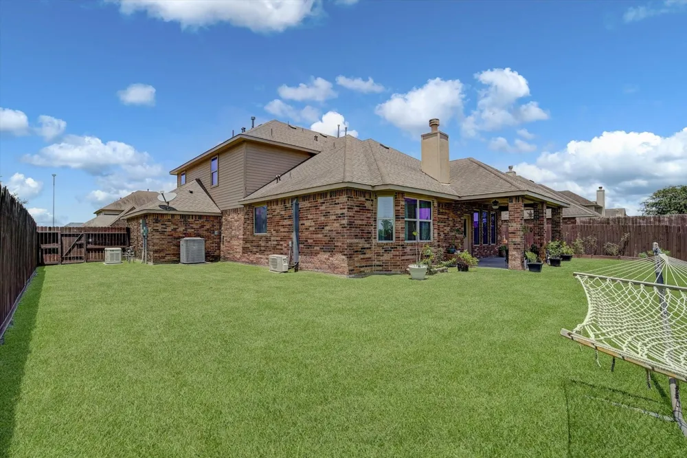 11722 Eagle Ridge Drive Mont Belvieu, TX 77535