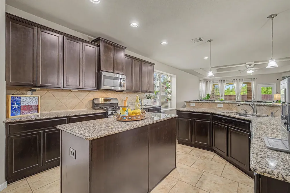 11722 Eagle Ridge Drive Mont Belvieu, TX 77535