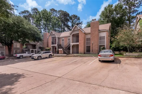 2401 Sycamore Avenue #C2