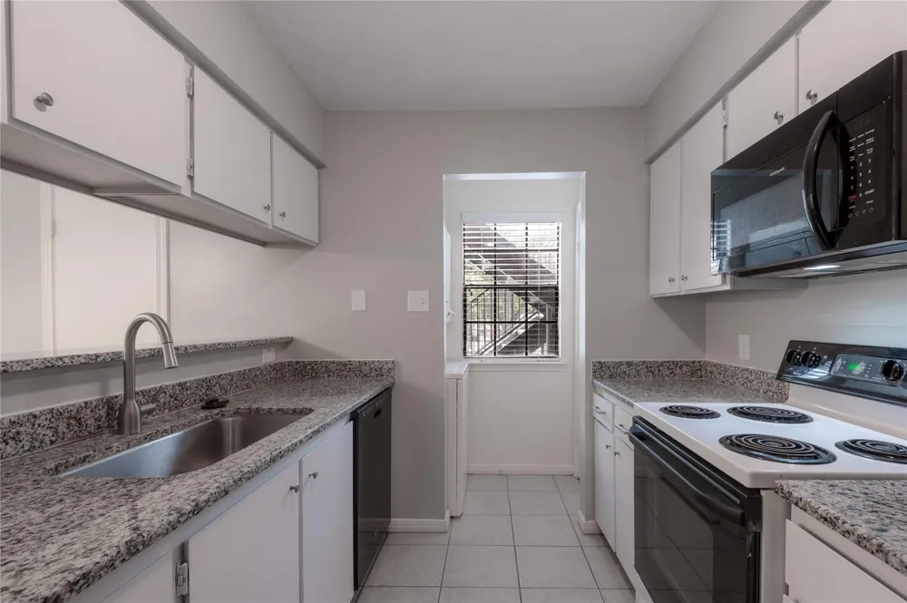 2401 Sycamore Avenue #C2 Huntsville, TX 77340