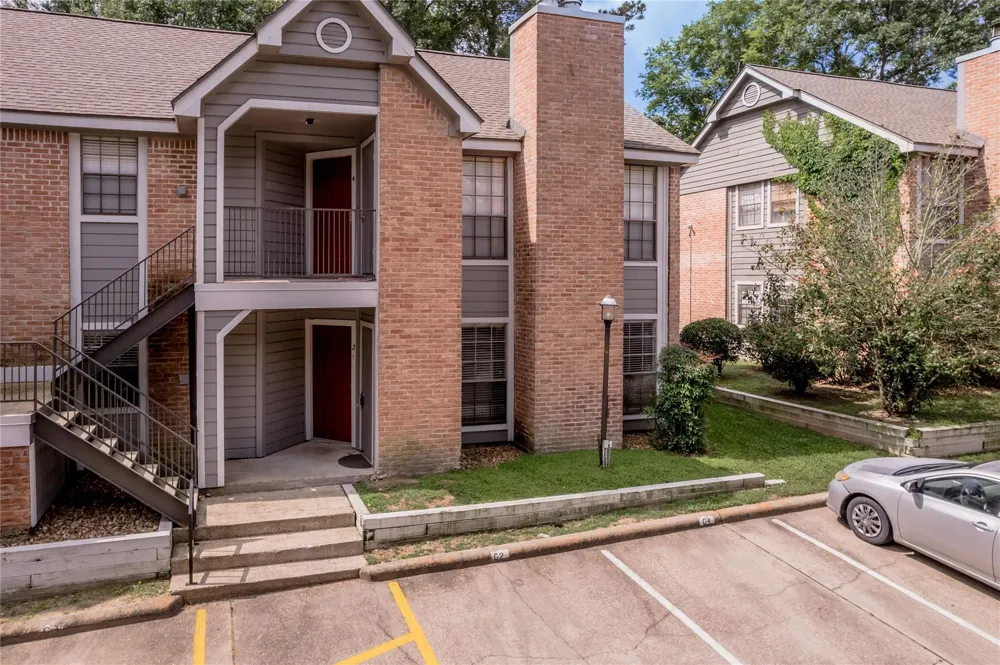 2401 Sycamore Avenue #C2 Huntsville, TX 77340