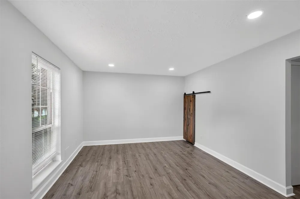 6355 S Briar Bayou Drive Houston, TX 77072