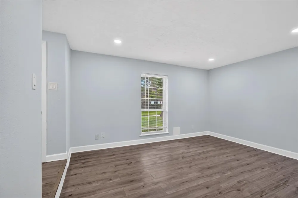 6355 S Briar Bayou Drive Houston, TX 77072