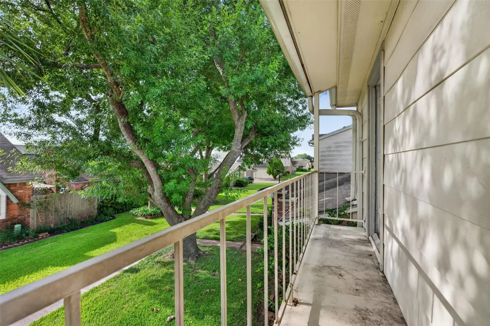 6355 S Briar Bayou Drive Houston, TX 77072