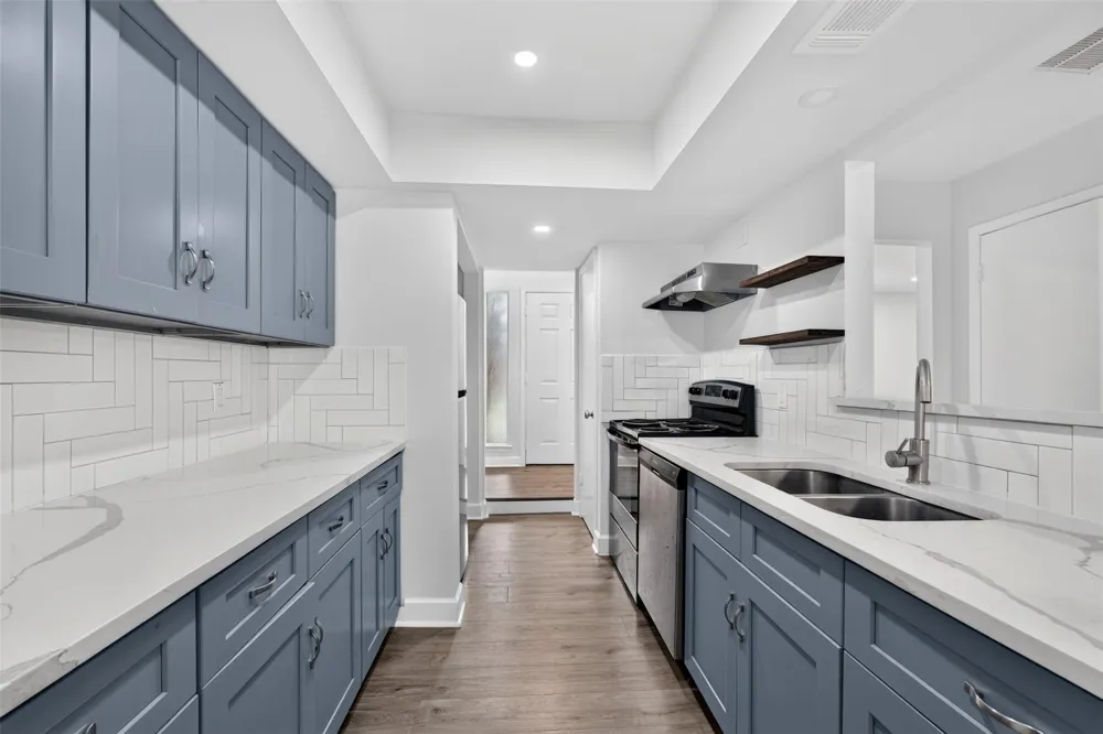 6355 S Briar Bayou Drive Houston, TX 77072