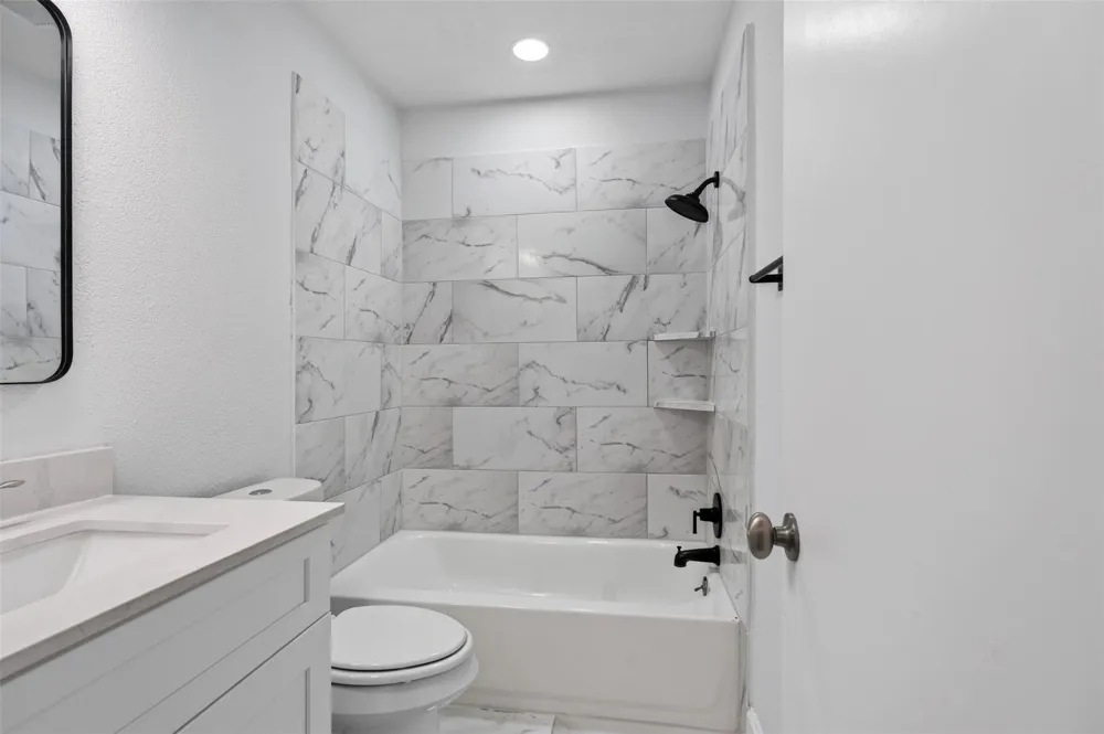 6355 S Briar Bayou Drive Houston, TX 77072