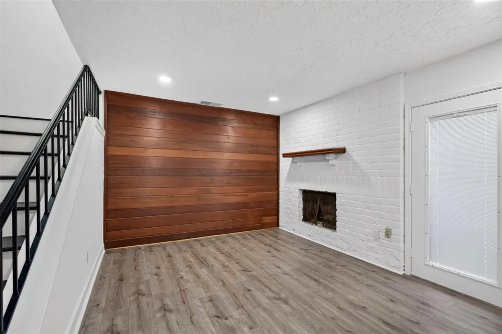 6355 S Briar Bayou Drive Houston, TX 77072