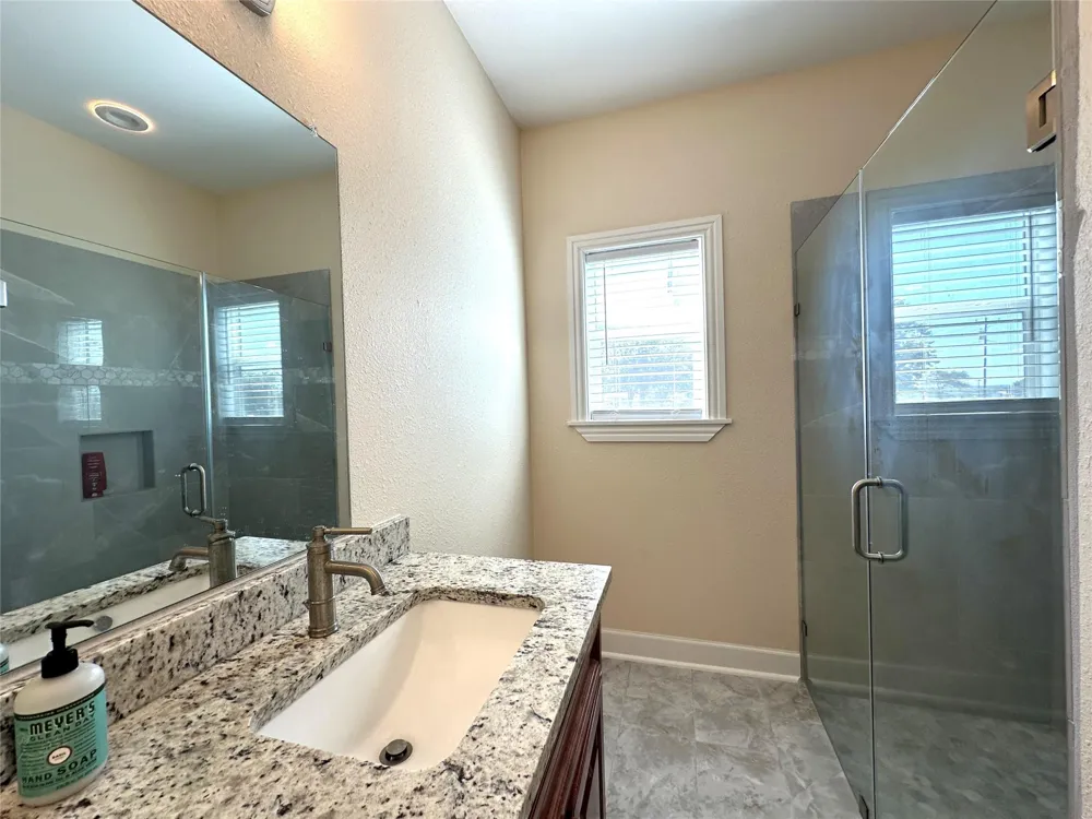 4334 Maass Road Burton, TX 77835