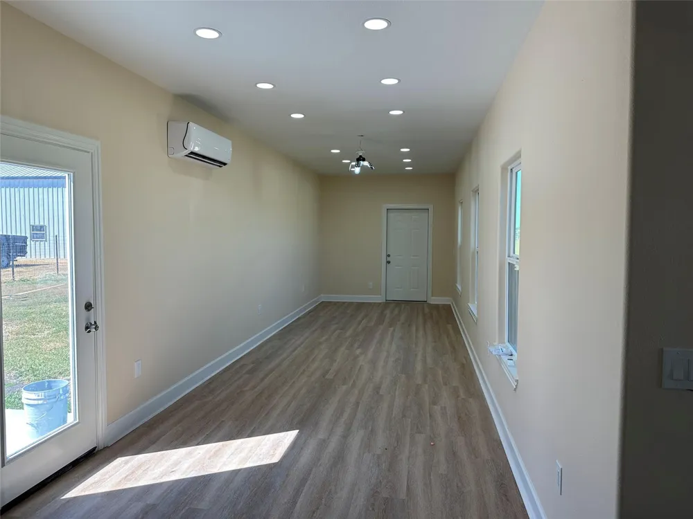 4334 Maass Road Burton, TX 77835