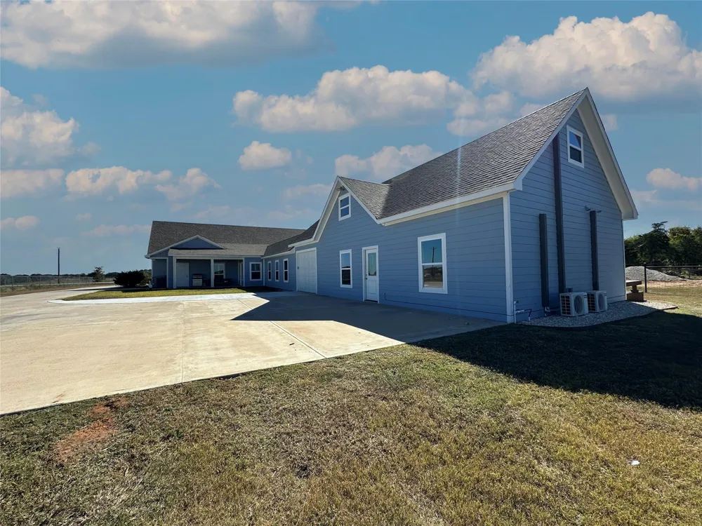 4334 Maass Road Burton, TX 77835