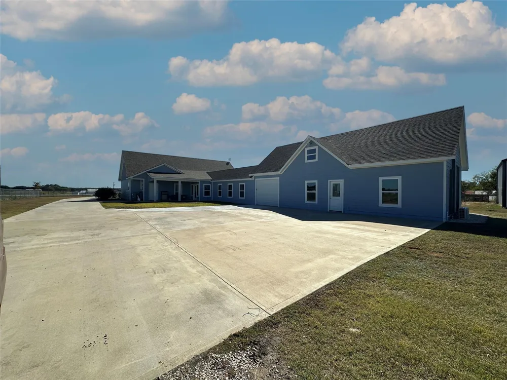 4334 Maass Road Burton, TX 77835