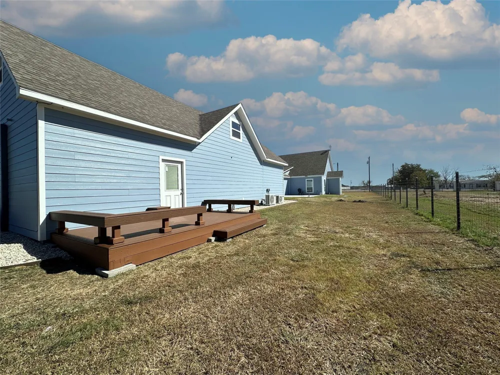 4334 Maass Road Burton, TX 77835