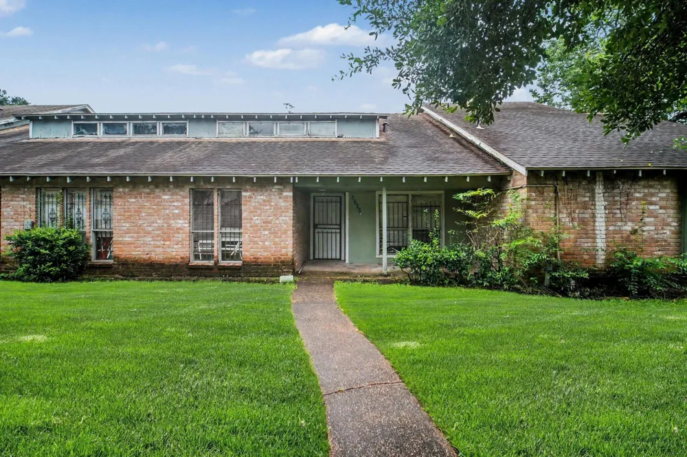 5702 Easthampton Drive #C Houston, TX 77039