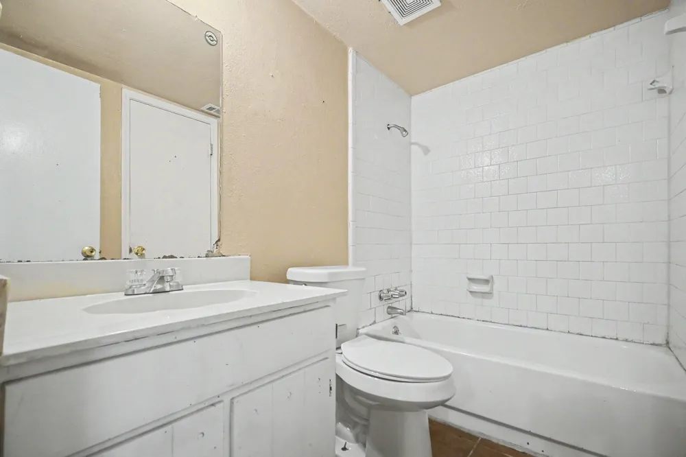 5702 Easthampton Drive #C Houston, TX 77039