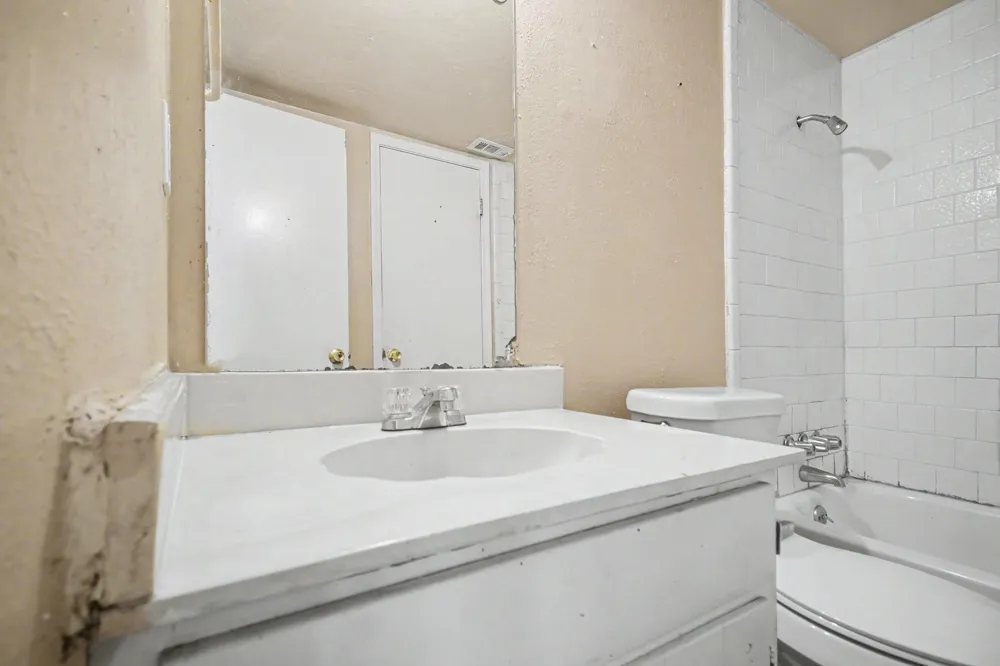 5702 Easthampton Drive #C Houston, TX 77039