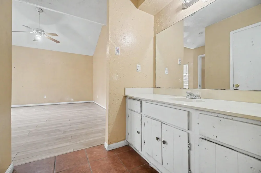 5702 Easthampton Drive #C Houston, TX 77039