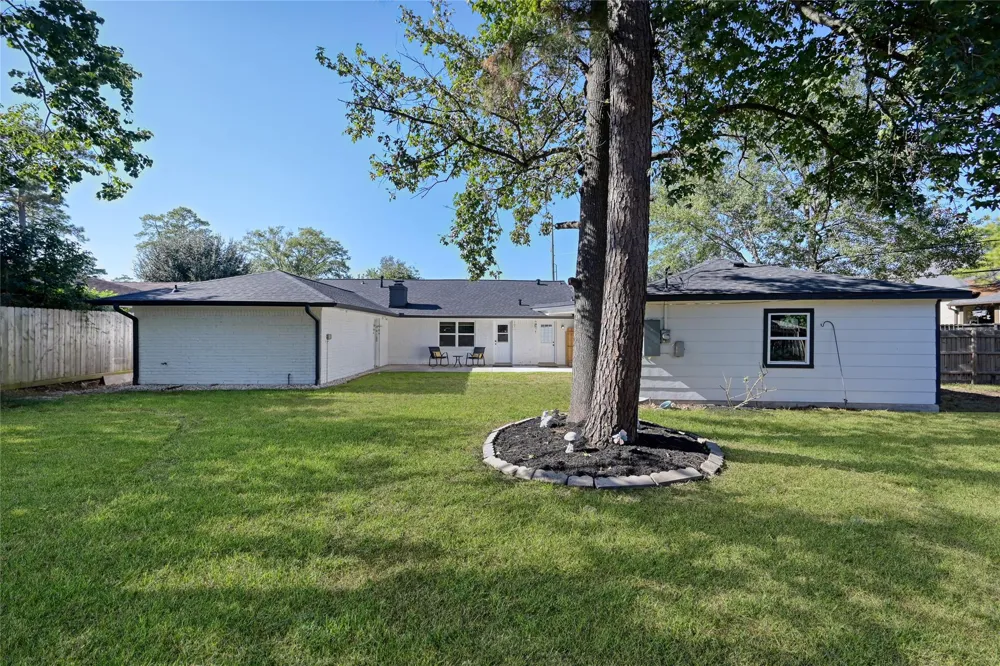 28926 Twisted Oak Drive Shenandoah, TX 77381