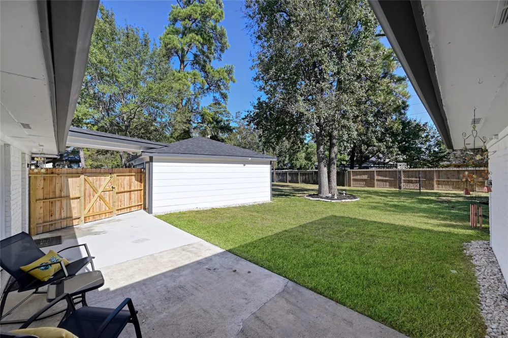 28926 Twisted Oak Drive Shenandoah, TX 77381