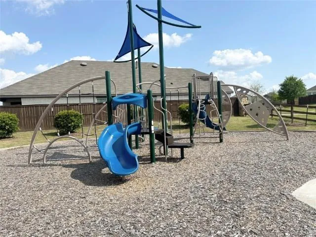 4346 Maple Root Lane Pinehurst, TX 77362