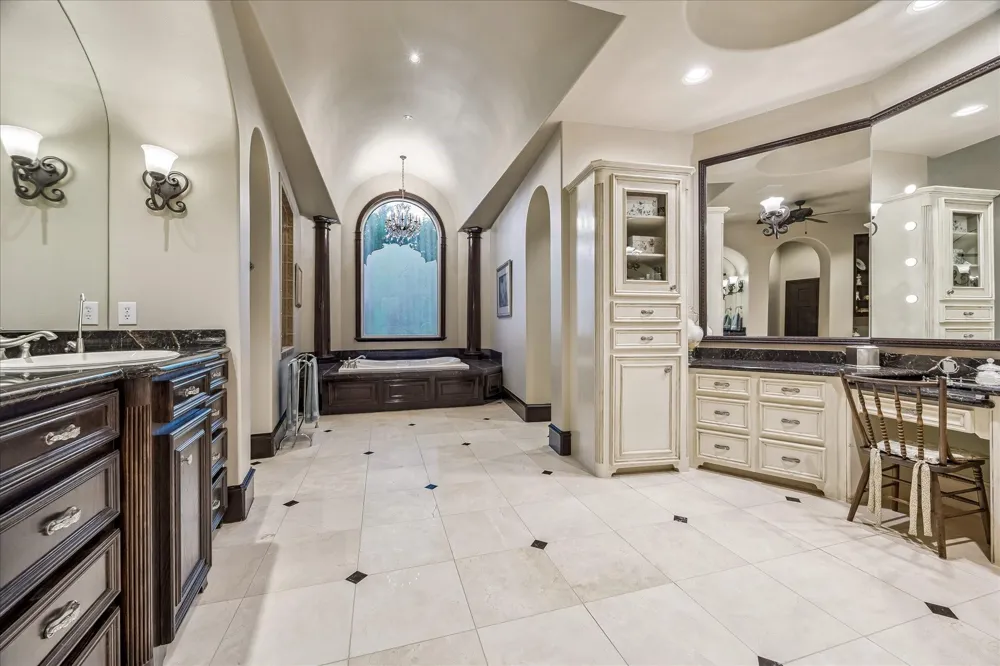 7 Paradise Point Drive Sugar Land, TX 77478
