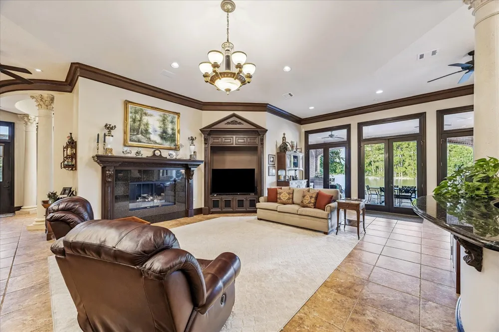 7 Paradise Point Drive Sugar Land, TX 77478