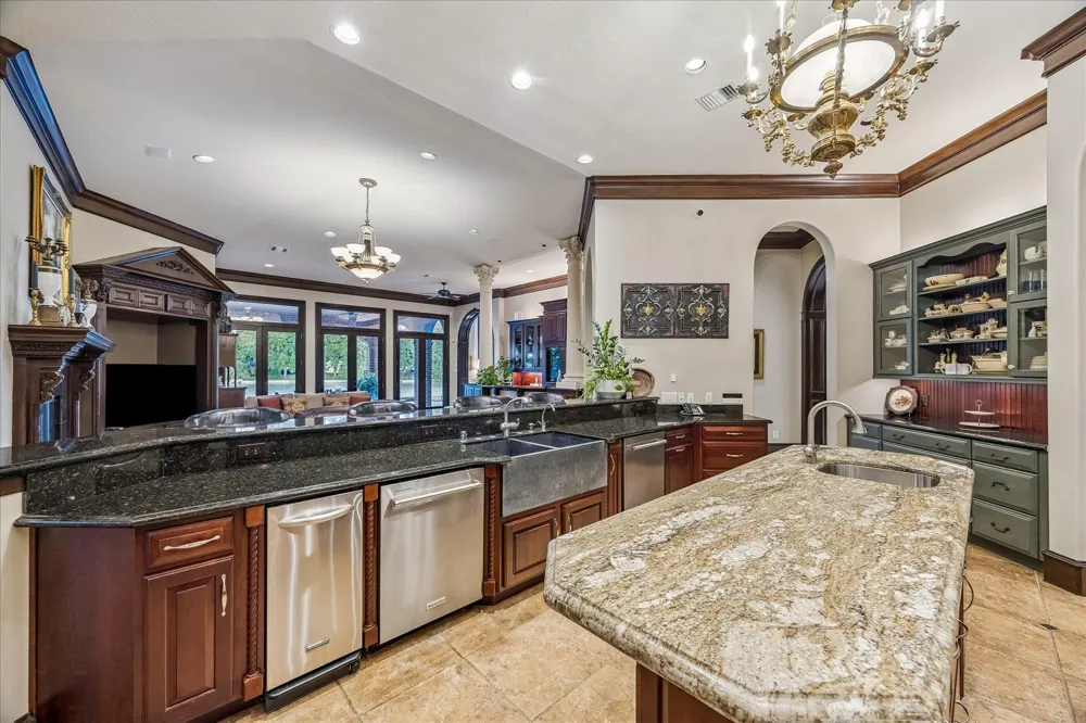 7 Paradise Point Drive Sugar Land, TX 77478