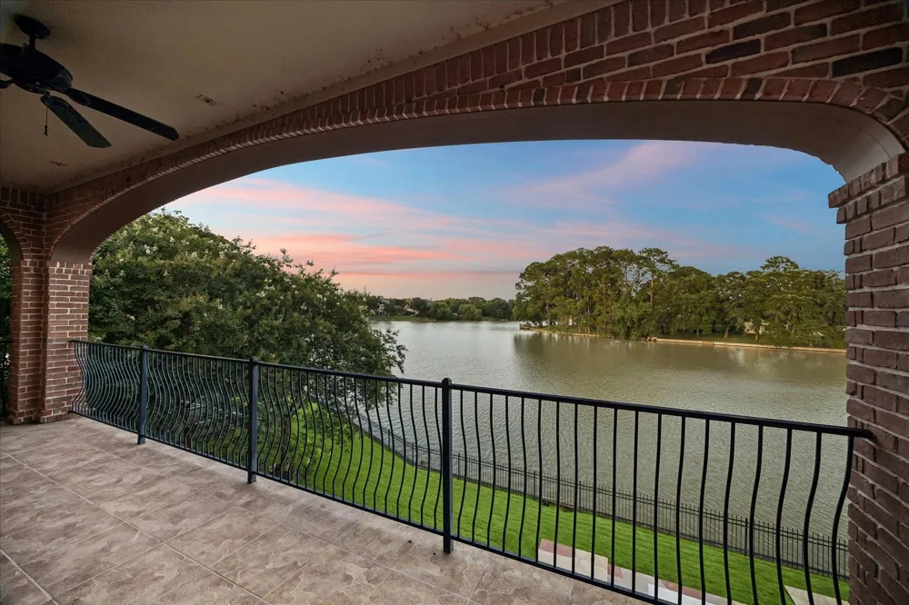 7 Paradise Point Drive Sugar Land, TX 77478