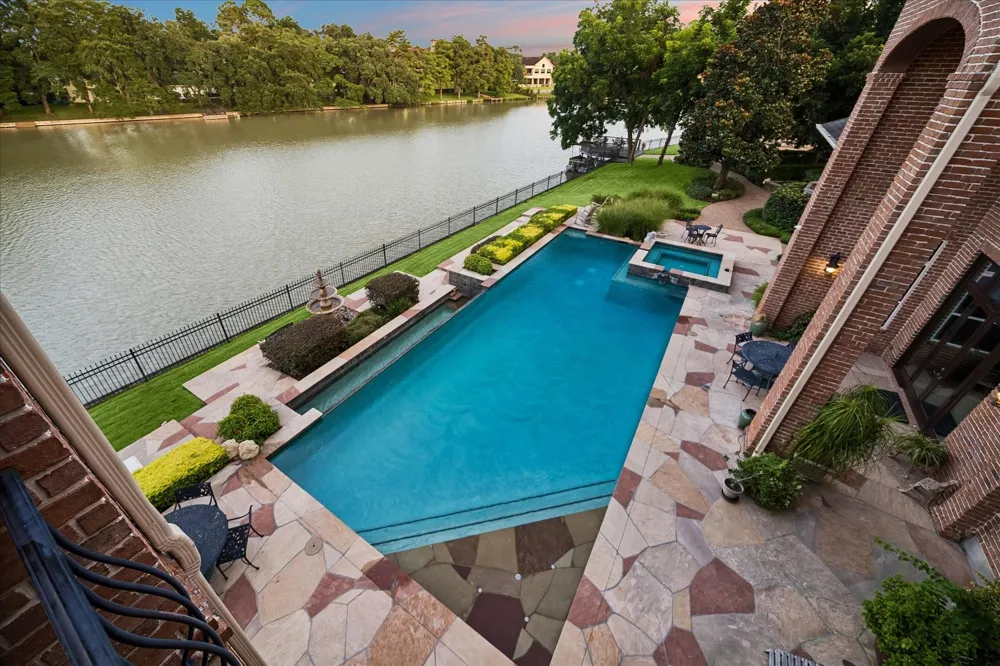 7 Paradise Point Drive Sugar Land, TX 77478