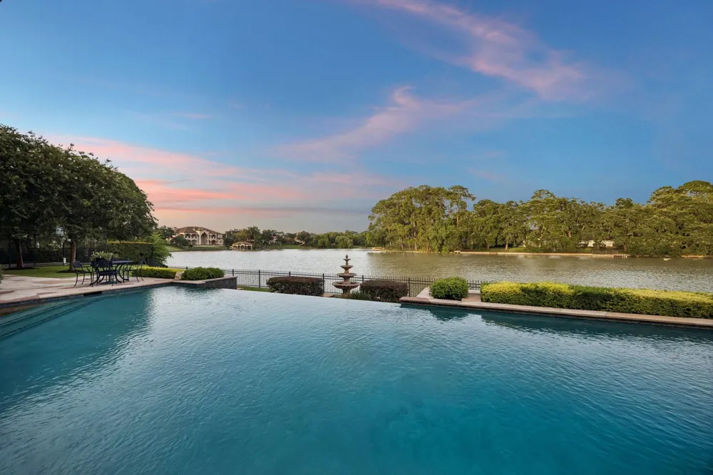 7 Paradise Point Drive Sugar Land, TX 77478