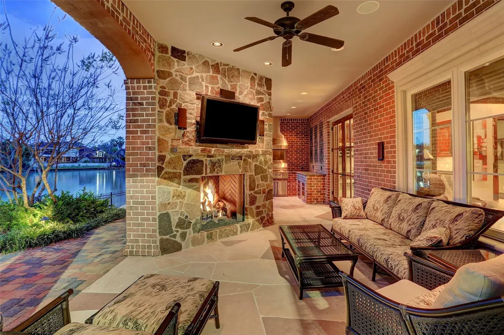 7 Paradise Point Drive Sugar Land, TX 77478