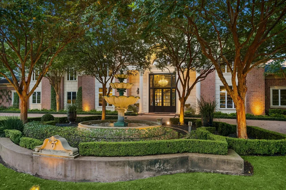 7 Paradise Point Drive Sugar Land, TX 77478