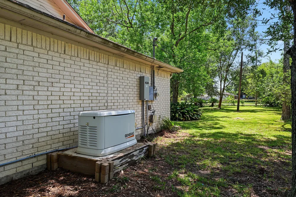 424 Middleton Street Bacliff, TX 77518