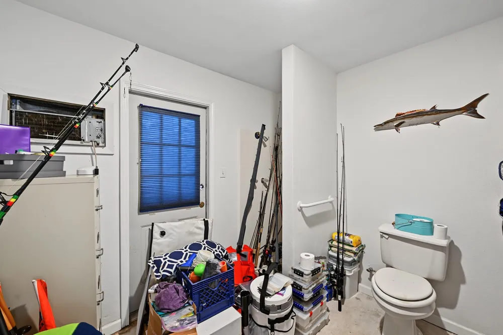 424 Middleton Street Bacliff, TX 77518