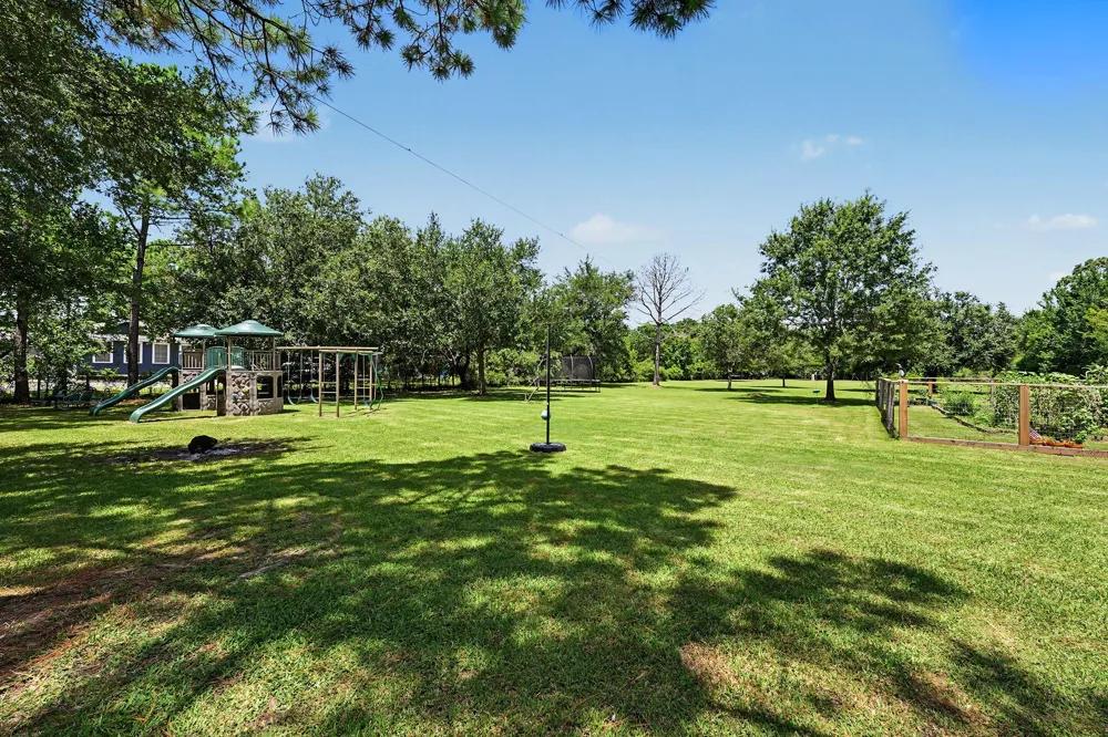 424 Middleton Street Bacliff, TX 77518