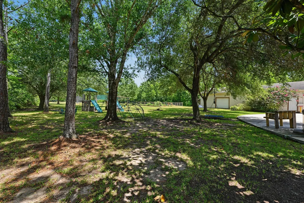 424 Middleton Street Bacliff, TX 77518