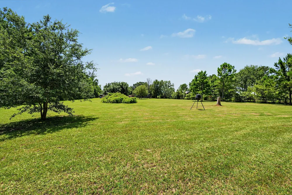 424 Middleton Street Bacliff, TX 77518