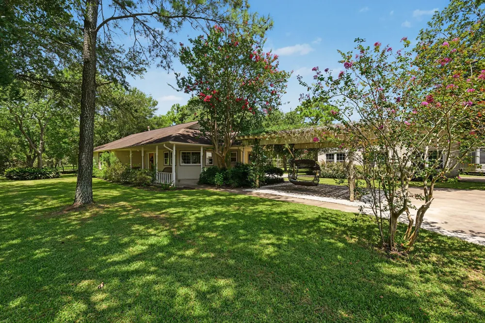 424 Middleton Street Bacliff, TX 77518