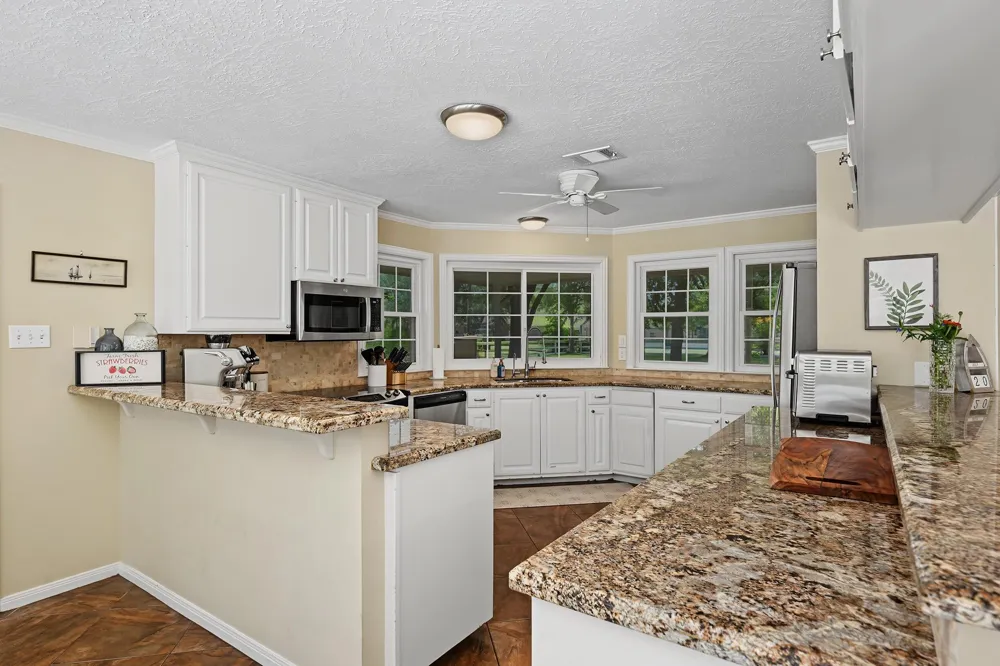 424 Middleton Street Bacliff, TX 77518