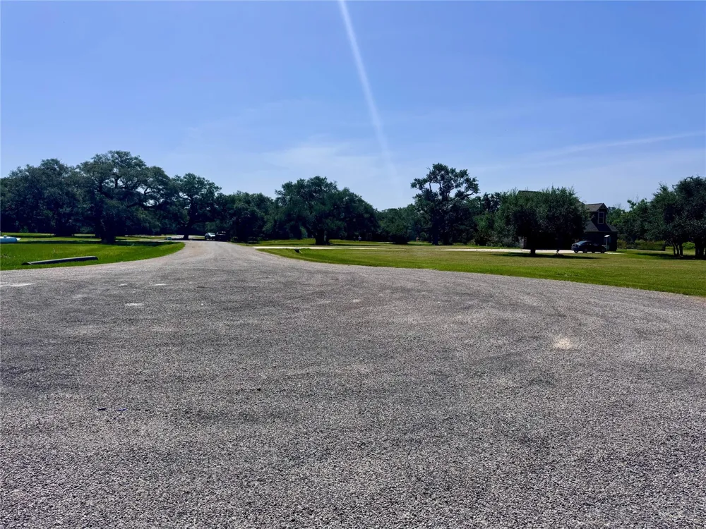 3 Center Tree Drive Drive Palacios, TX 77465