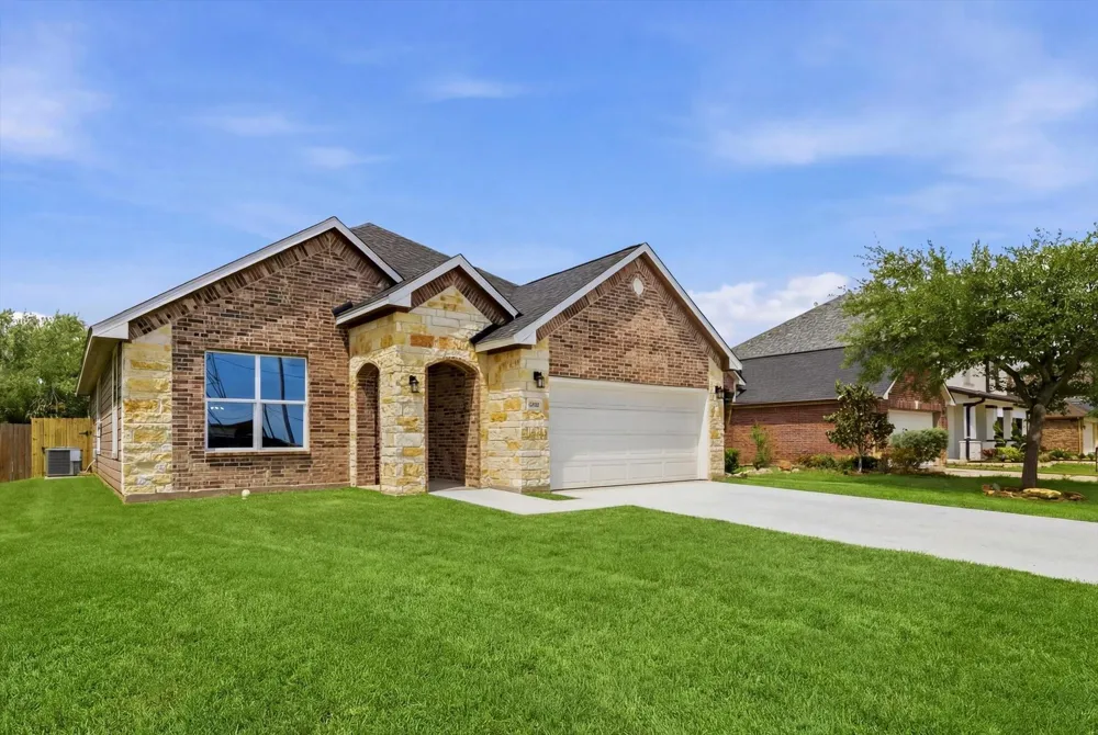 5014 E Meadow Drive Deer Park, TX 77536