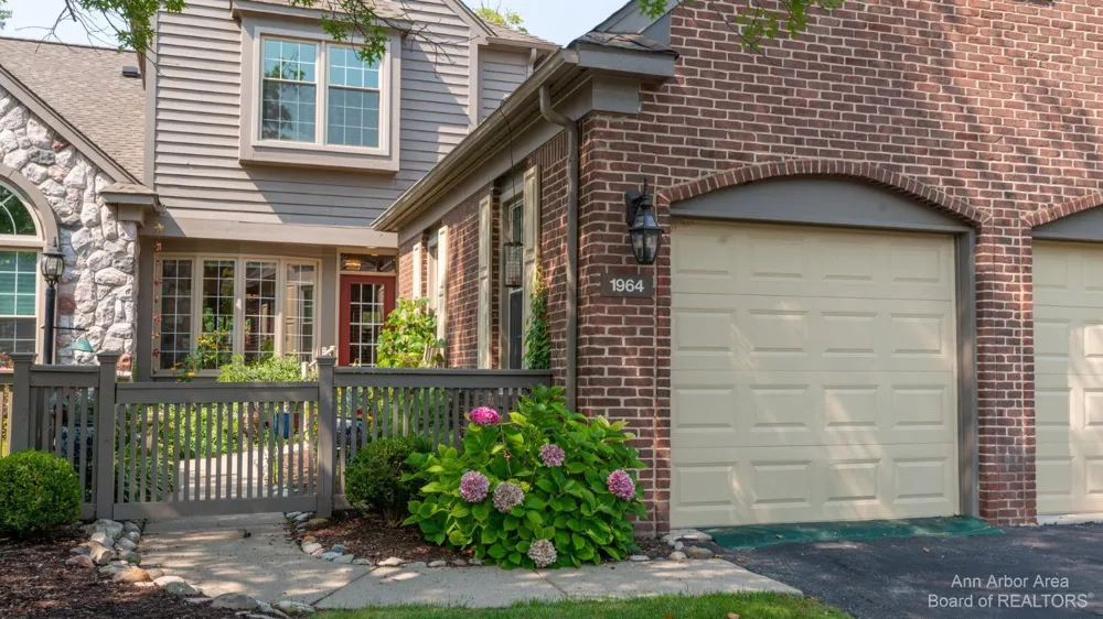 1964 Boulder Drive Ann Arbor, MI 48104