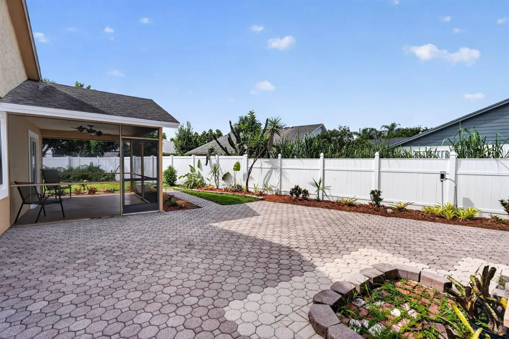 166 RAINTREE Jupiter, FL 33458