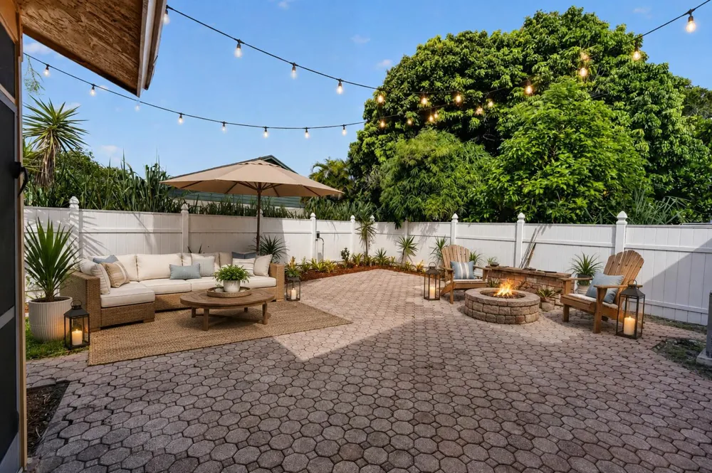 166 RAINTREE Jupiter, FL 33458