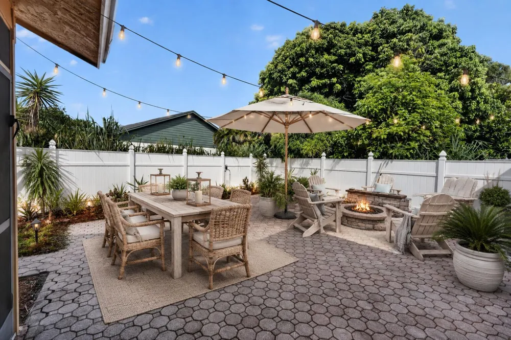 166 RAINTREE Jupiter, FL 33458