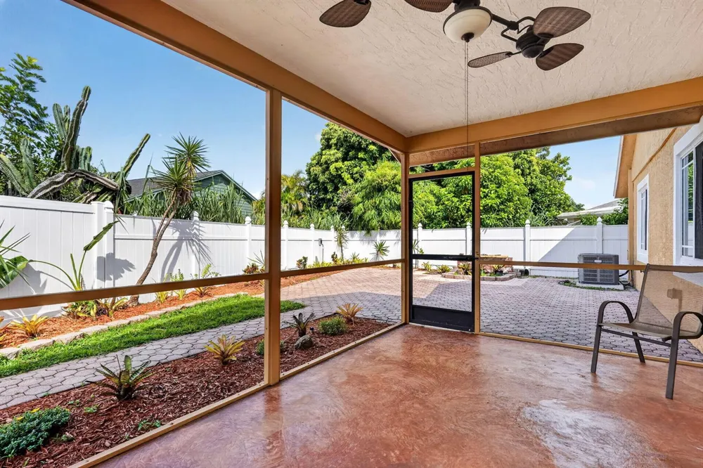 166 RAINTREE Jupiter, FL 33458