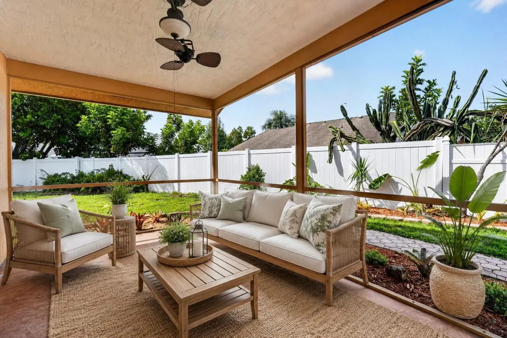 166 RAINTREE Jupiter, FL 33458