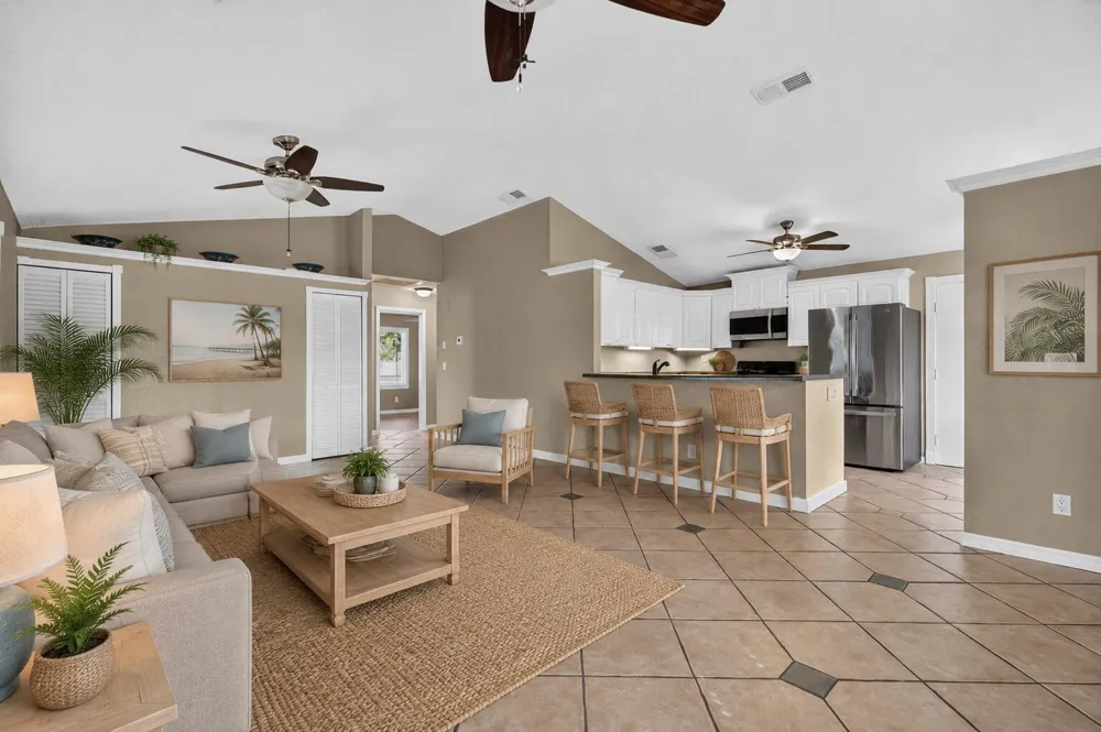 166 RAINTREE Jupiter, FL 33458