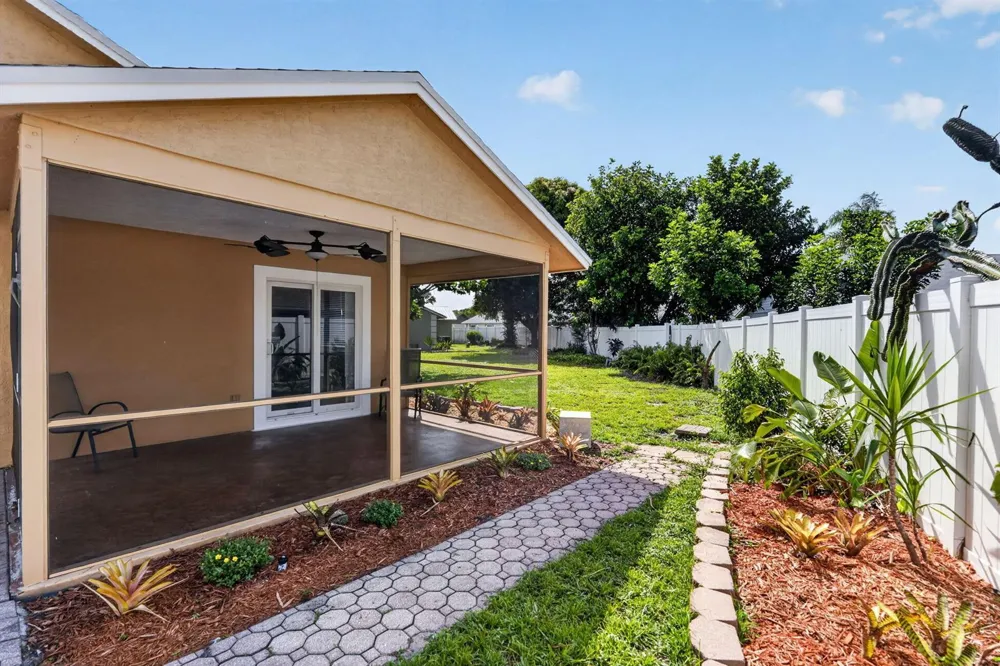166 RAINTREE Jupiter, FL 33458
