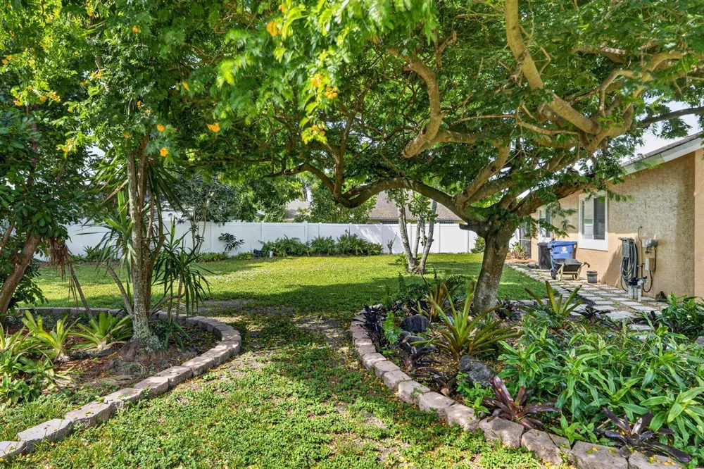 166 RAINTREE Jupiter, FL 33458
